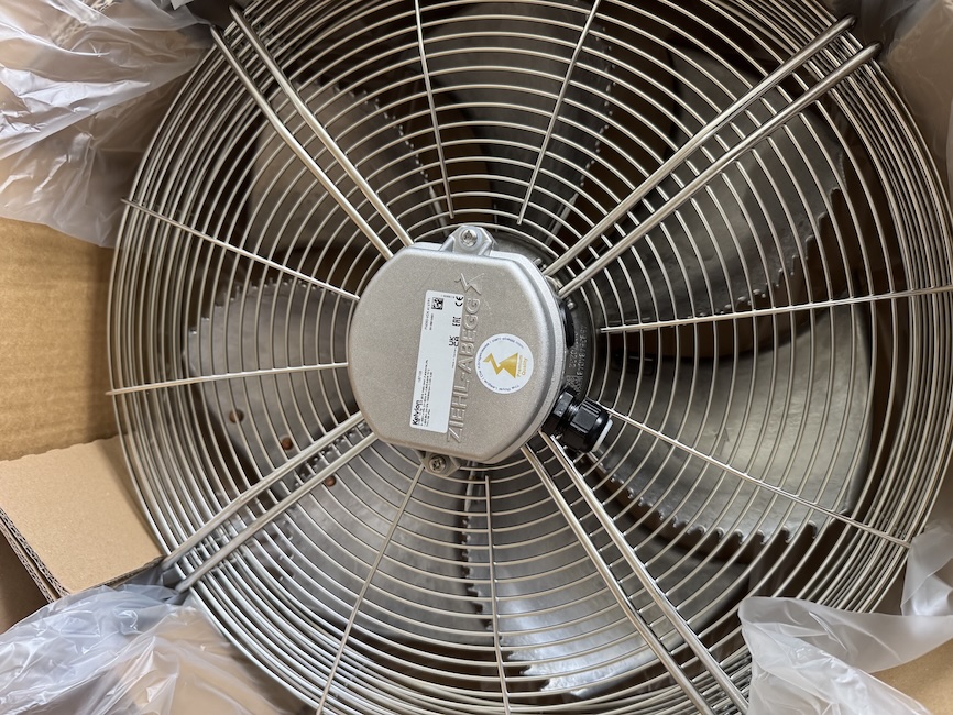 IMG_5333-Ziehl-Abegg FN050-VDK.4I.V7P1 vent. 1.jpg